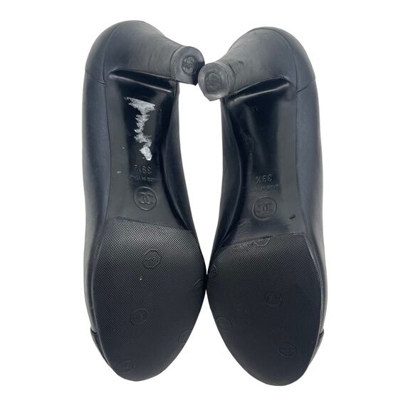 Chanel Cap Toe Leather Pumps CC Interlocking Logo Black Navy Size 39.5 - Picture 10 of 13